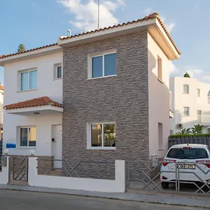 Villa Ruby Evelyn, Protaras